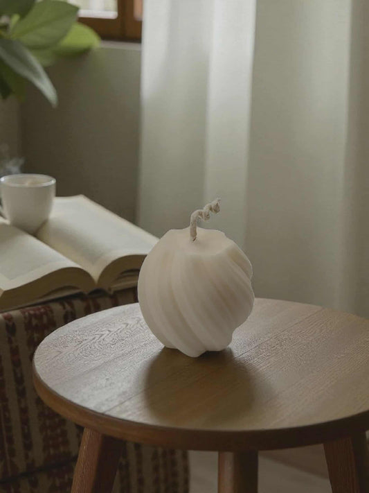 Χειροποίητο Κερί “Swirl Sphere” από Φυσικό Κερί